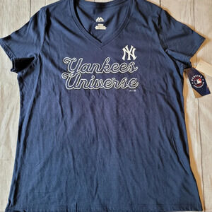 New York Yankees Universe Women's V-neck Tee •Size Medium• New w/ Tag